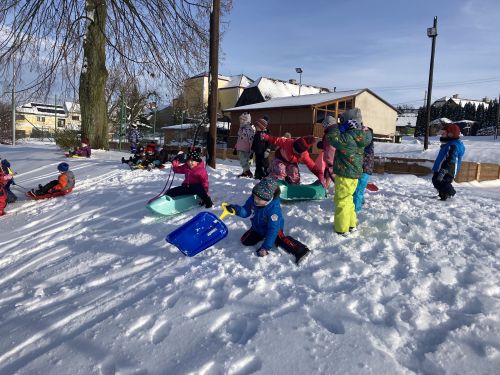 Fotoalbum Sněhohrátky v lednu, návštěva z knihovny.